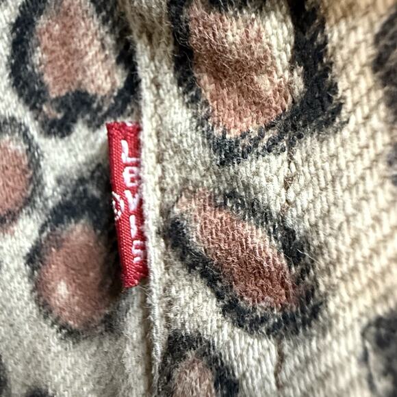Vintage 90's Levi's 501 34 x 30 Cream with Custom Leopard Drawing Made in USA - Picture 6 of 7